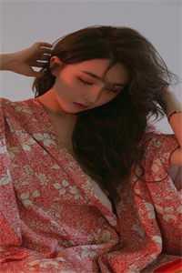 这名公务员来自大明星的英文